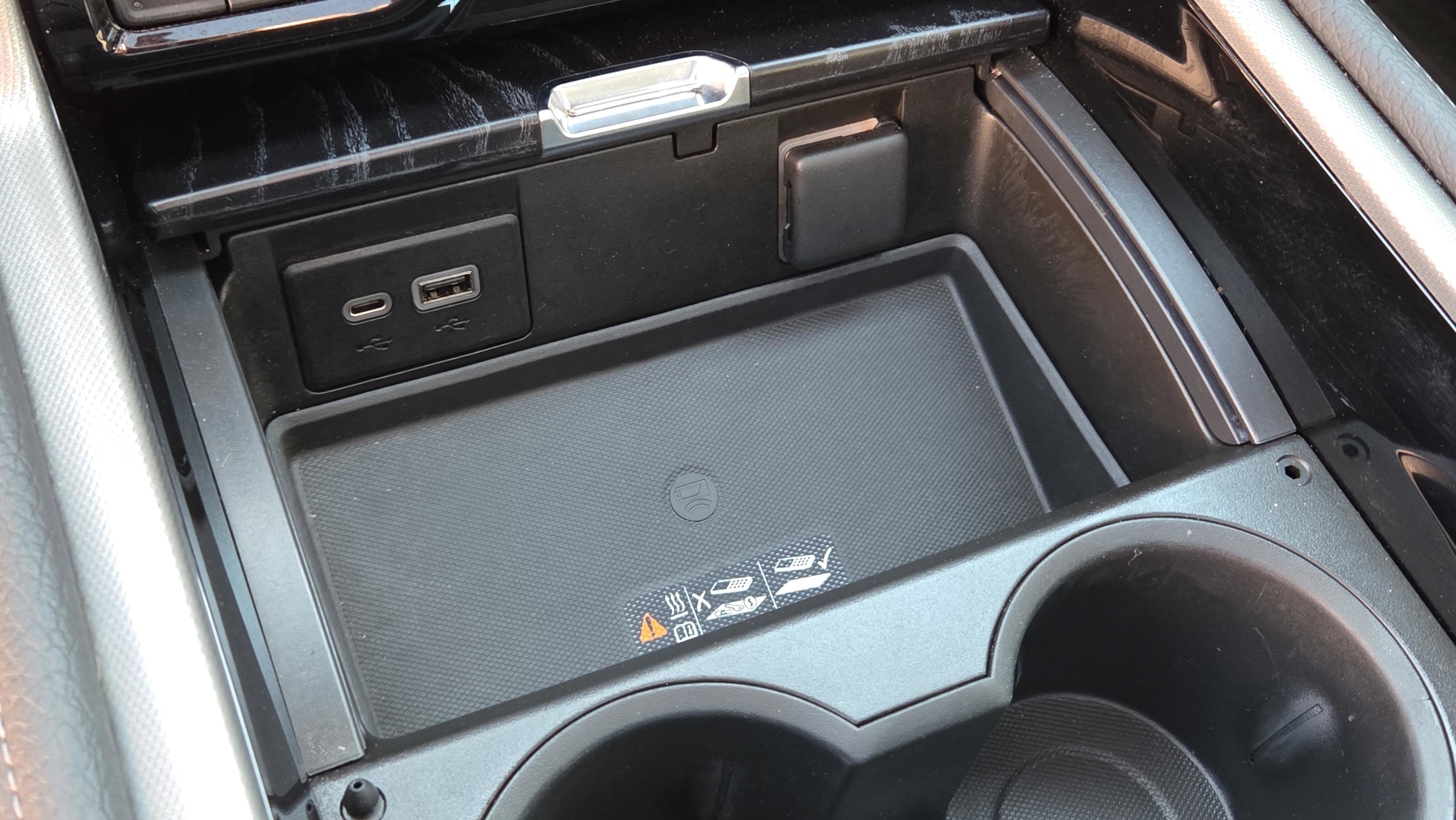 Used 2021 GMC Yukon Denali w/ Denali Premium Package image 18