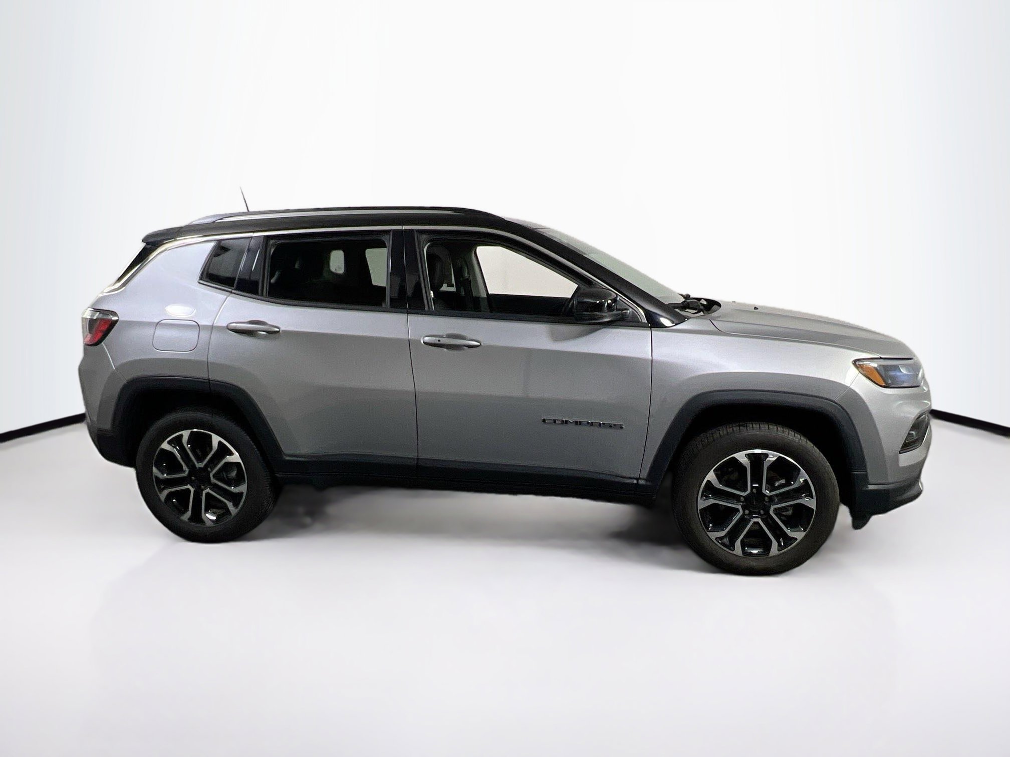 Used 2022 Jeep Compass Limited image 4