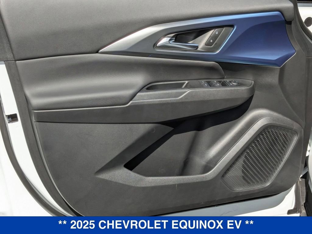 New 2025 Chevrolet Equinox EV LT image 11