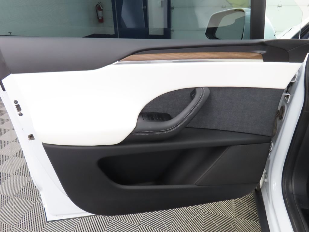 Used 2023 Tesla Model X image 59
