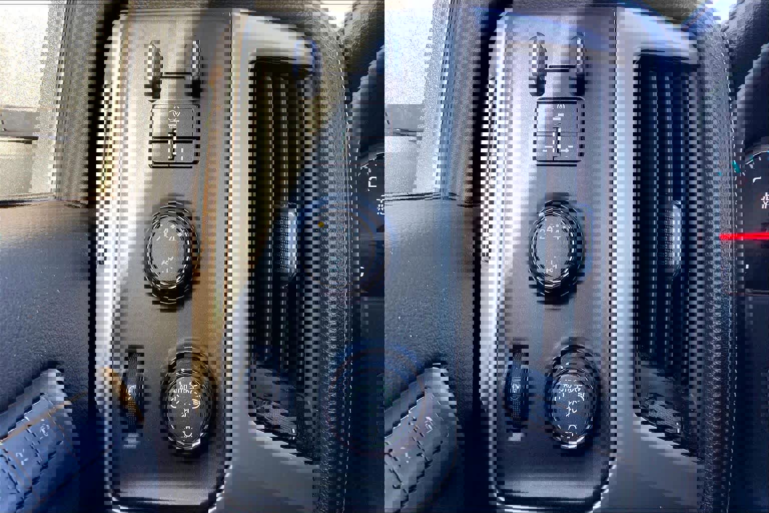 Used 2018 GMC Sierra 2500 Denali w/ Duramax Plus Package image 35