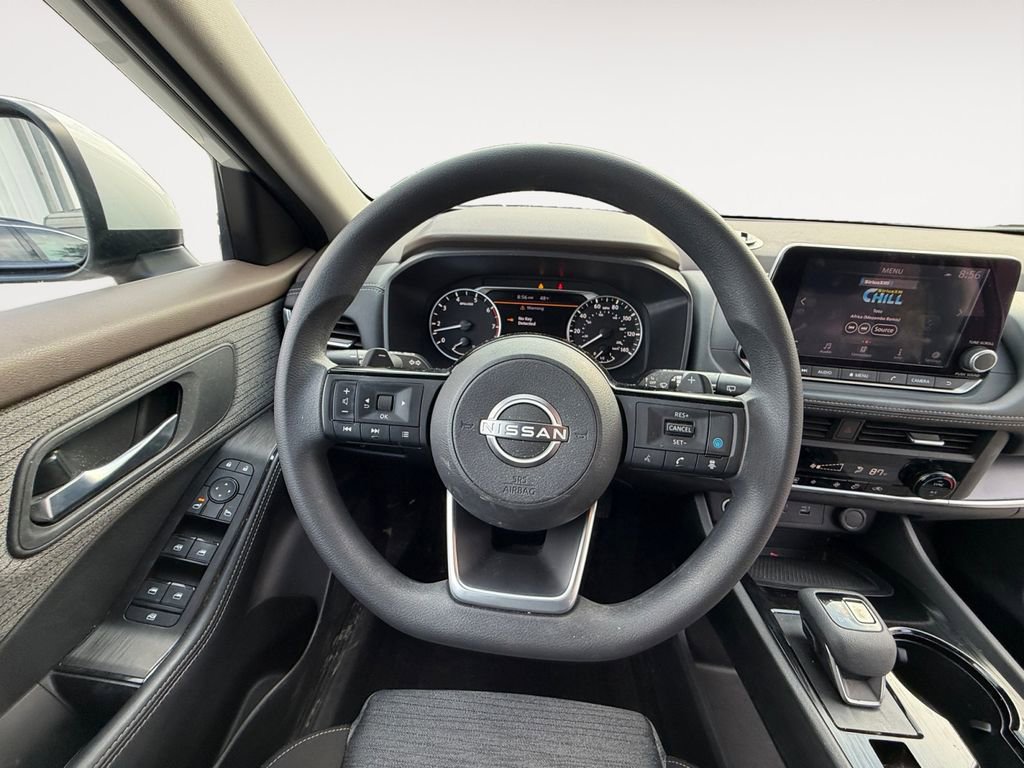 Used 2023 Nissan Rogue SV image 15