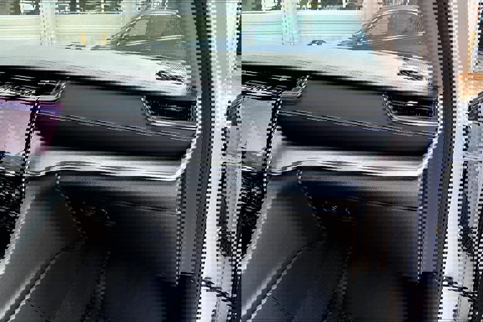 Used 2022 Jeep Grand Cherokee Limited w/ Luxury Tech Group II image 18