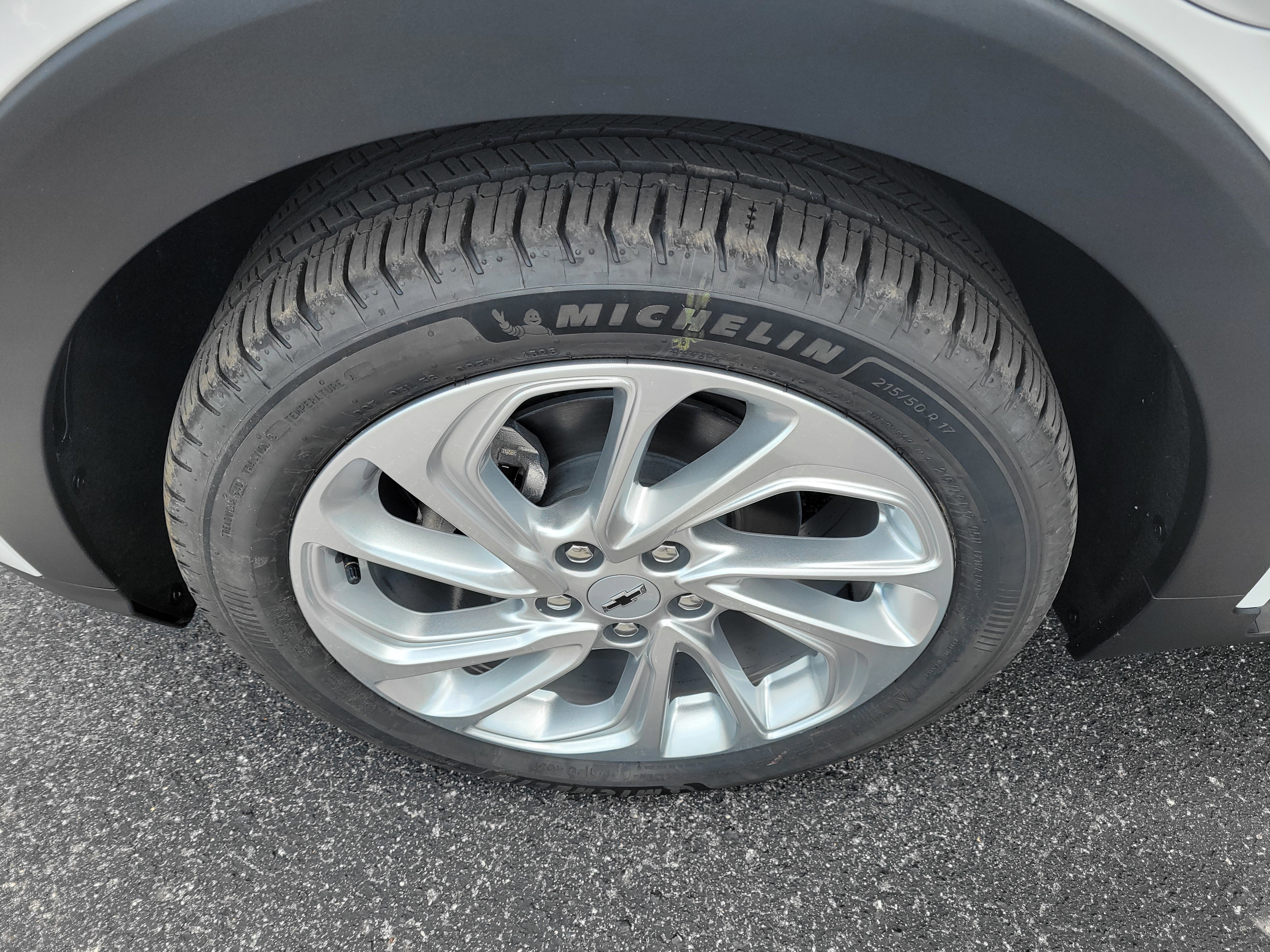 New 2027 Chevrolet Bolt LT FWD image 33