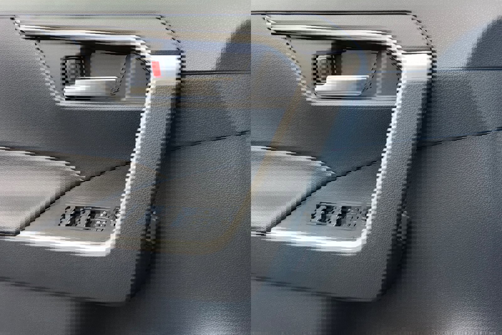 Certified 2025 Toyota RAV4 SE image 11