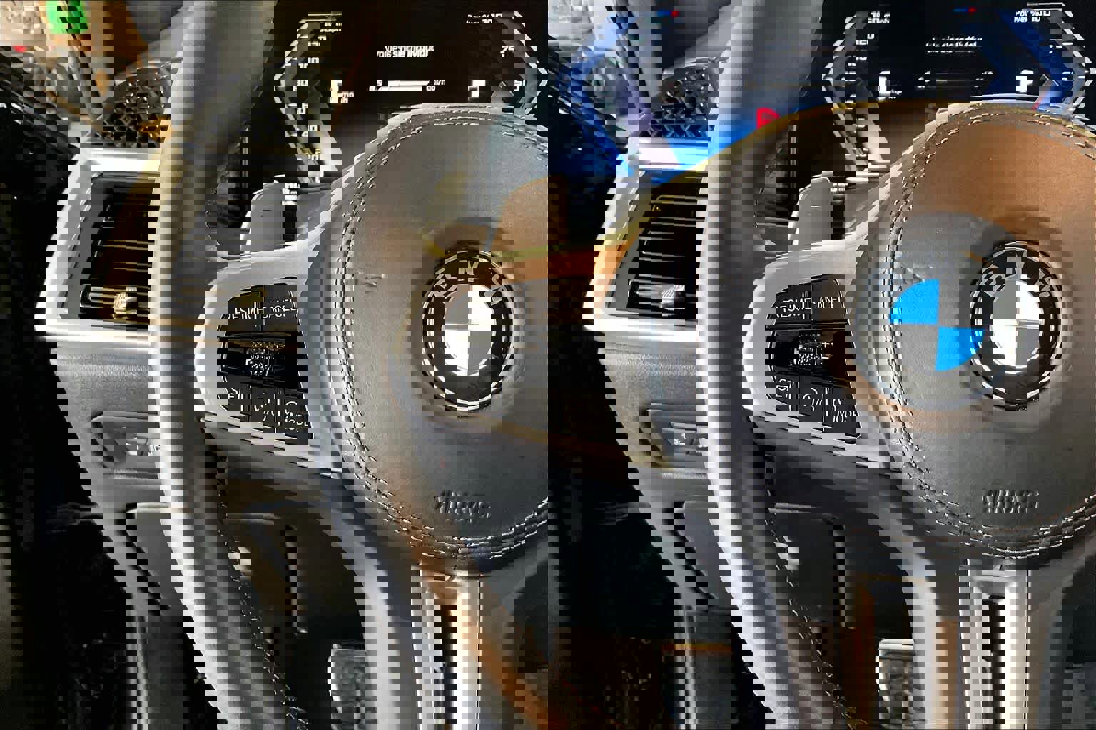 Used 2026 BMW X6 M60i image 22