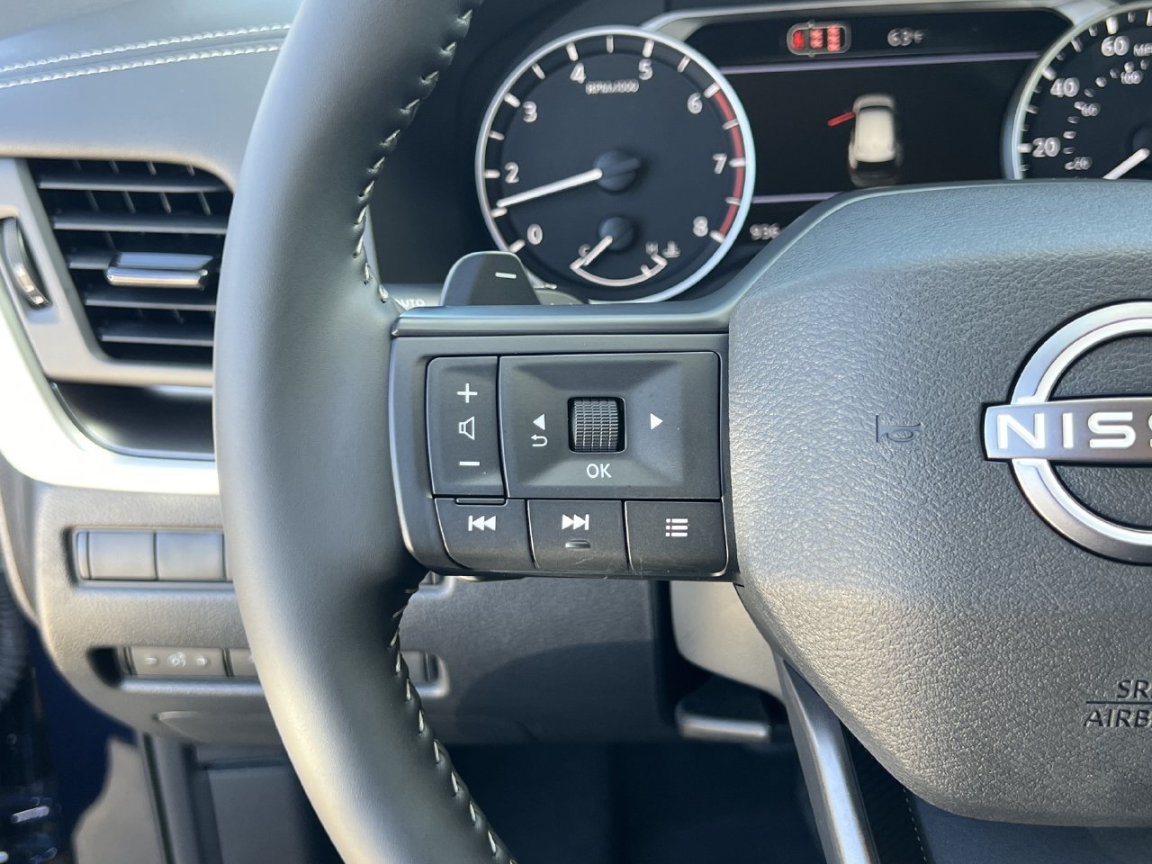 Used 2026 Nissan Rogue SV FWD image 11