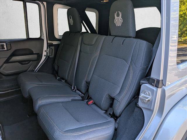 Used 2024 Jeep Wrangler Unlimited Sahara w/ Technology Group AWD/4WD image 18