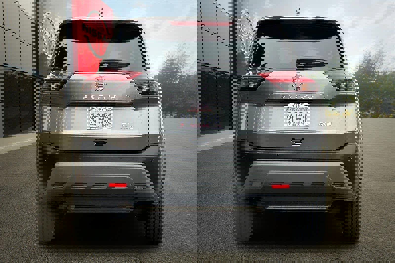 Used 2023 Nissan Rogue SV image 8