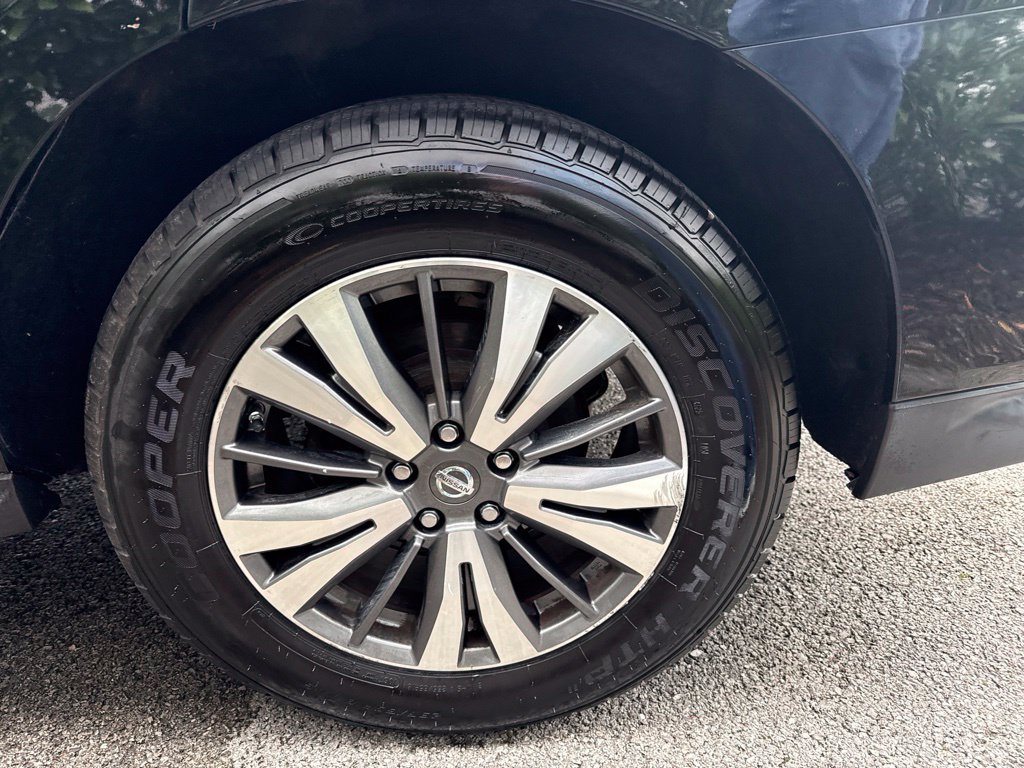 Used 2017 Nissan Pathfinder SL AWD/4WD image 9