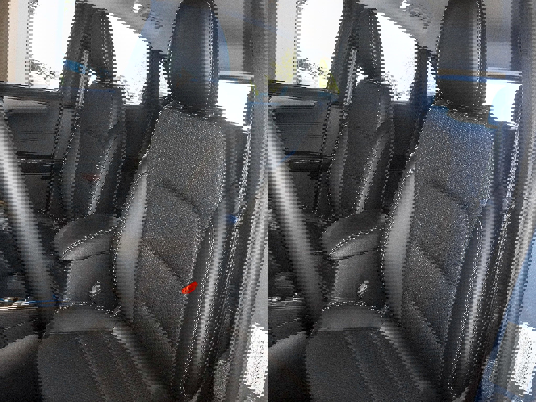 New 2025 Ford Escape SE w/ Class II Trailer Tow Package image 23