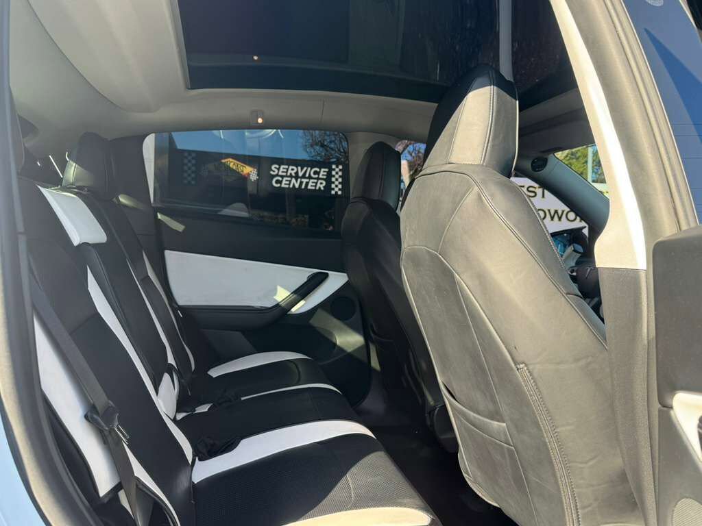 Used 2021 Tesla Model Y Performance image 17