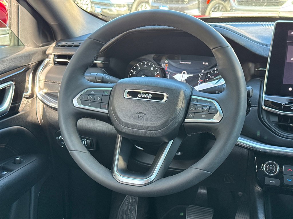 Used 2023 Jeep Compass Limited image 24