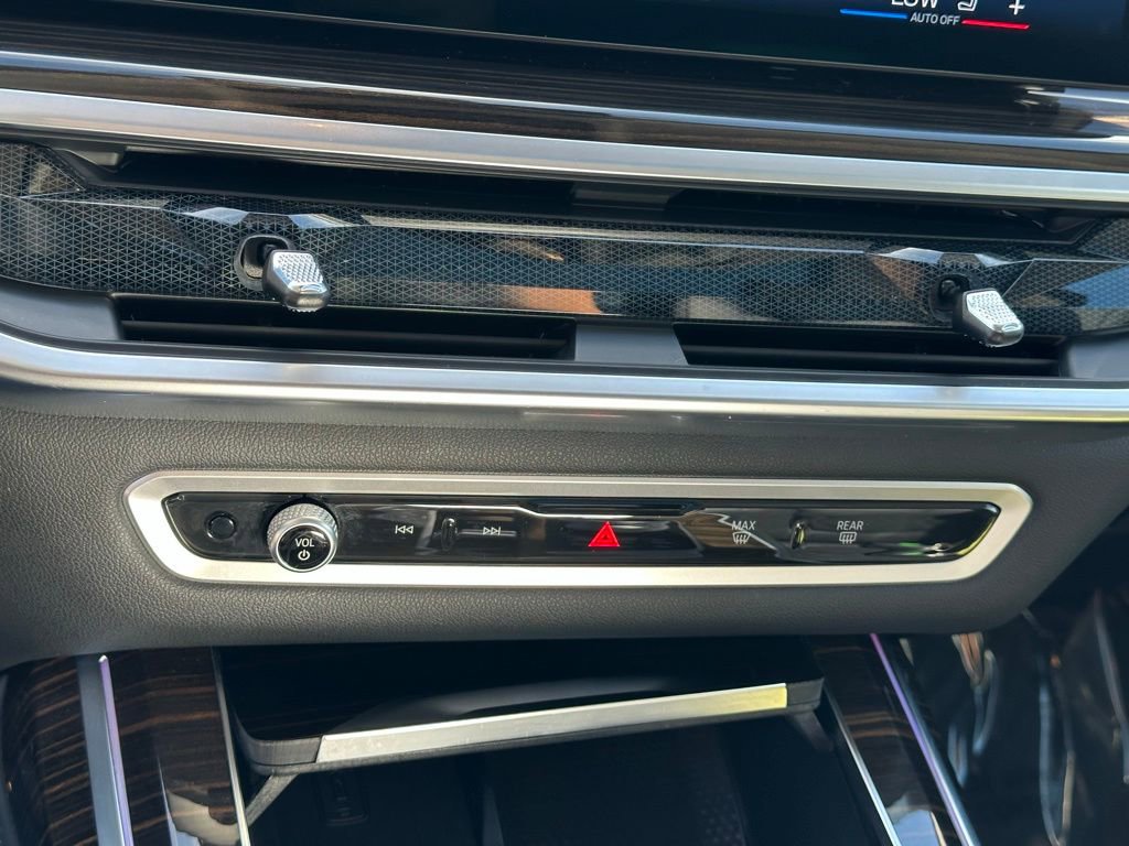 Certified 2024 BMW X7 xDrive40i w/ Premium Package image 20