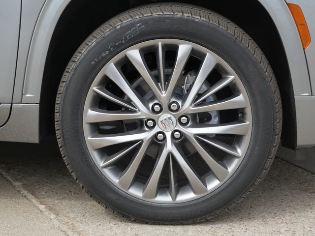 Used 2025 Buick Enclave Avenir AWD/4WD image 9