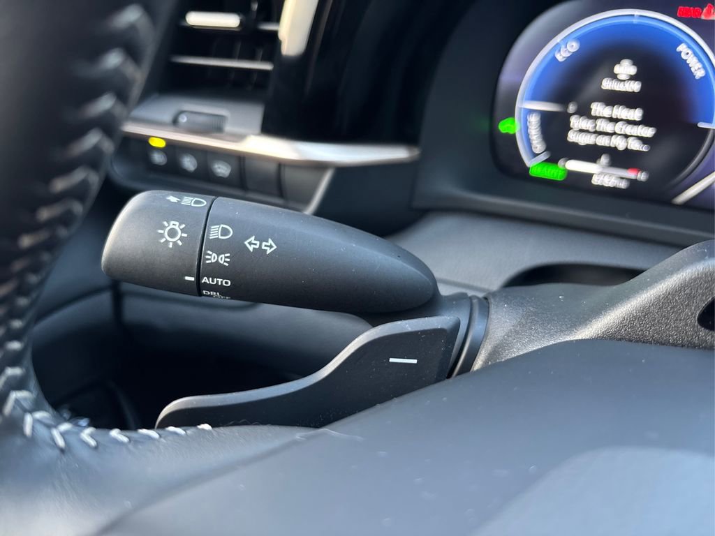 Used 2025 Toyota Crown Signia Limited image 29