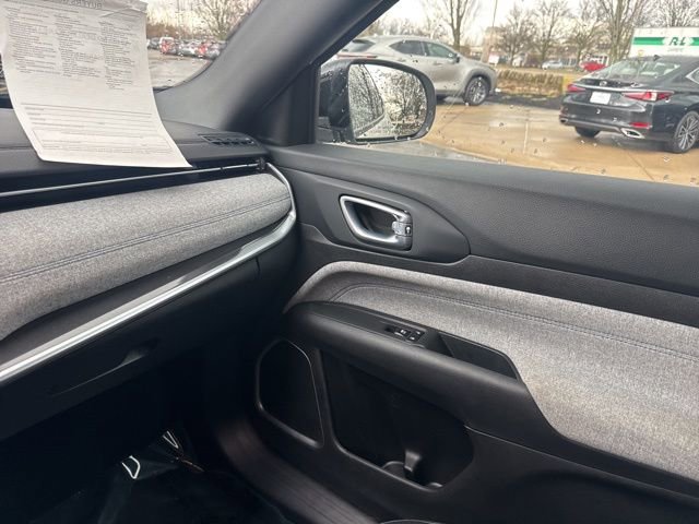 Used 2025 Jeep Compass Latitude image 25