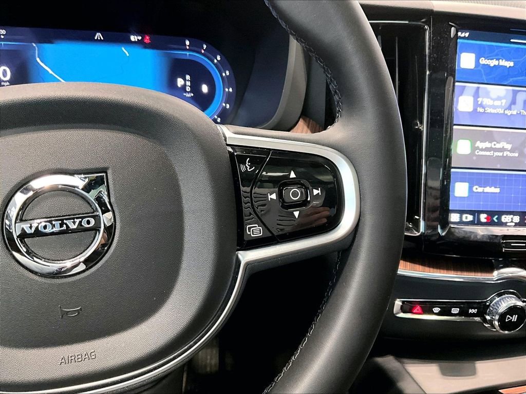 Used 2025 Volvo XC60 B5 Plus w/ Climate Package image 20