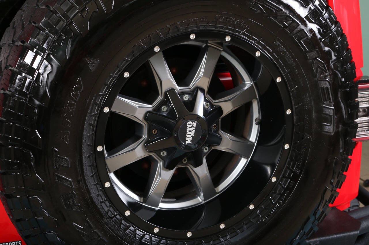 Used 2015 Jeep Wrangler Unlimited Sahara AWD/4WD image 40