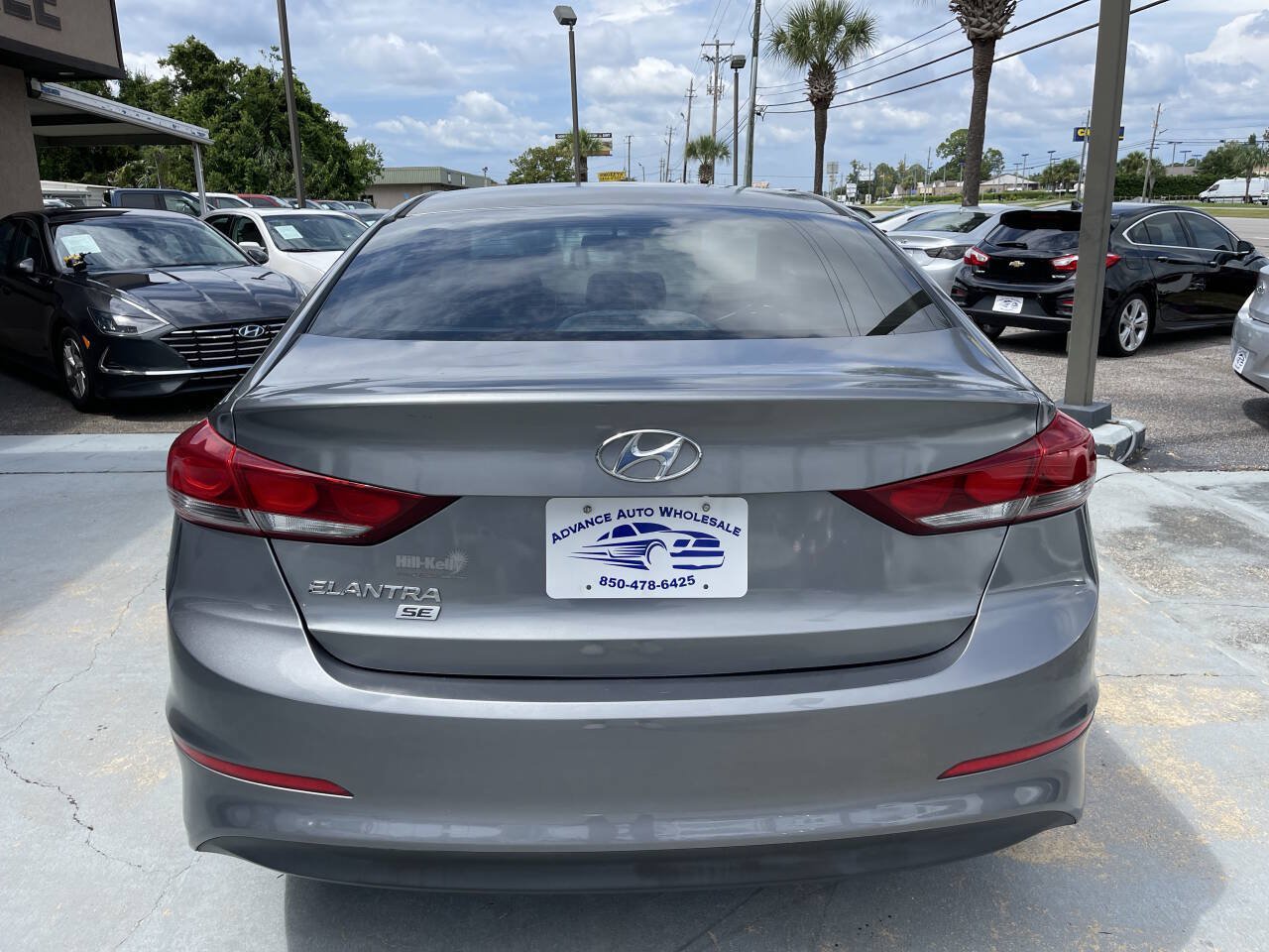 Used 2018 Hyundai Elantra SE FWD image 4