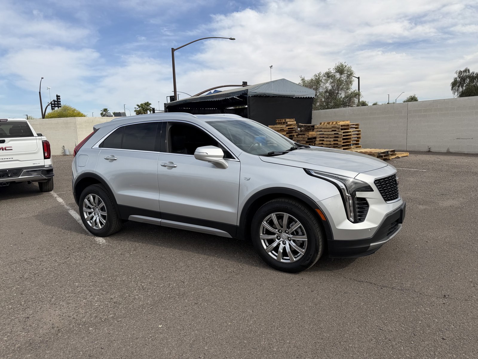 Used 2022 Cadillac XT4 Premium Luxury w/ Safety Alert Package image 6