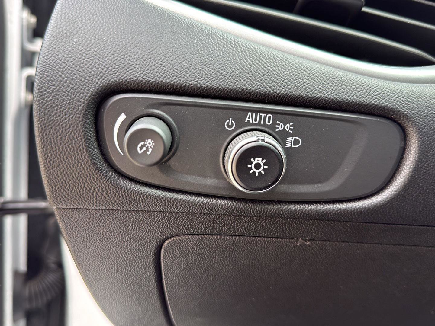 Used 2024 Chevrolet Malibu LT FWD image 26