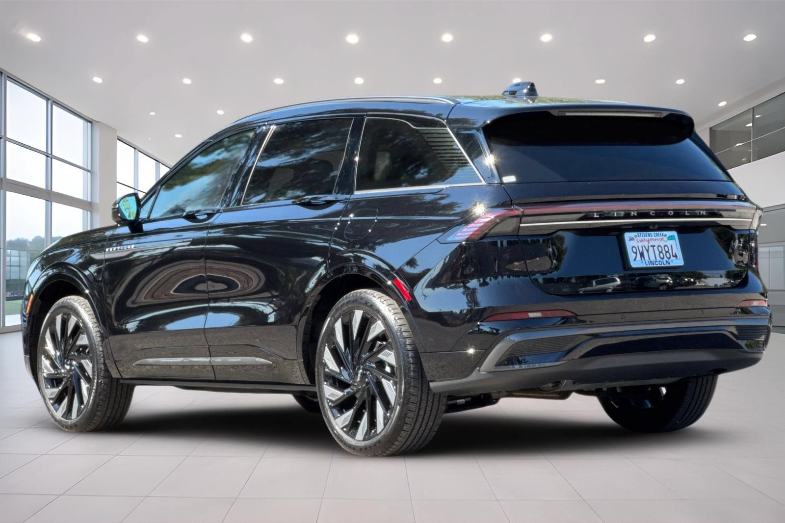 Used 2026 Lincoln Nautilus Reserve AWD/4WD image 6
