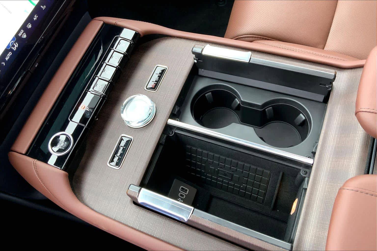New 2026 Lincoln Navigator L Reserve AWD/4WD image 7