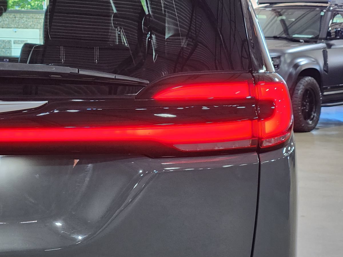 Used 2022 Chrysler Pacifica Touring-L FWD image 22