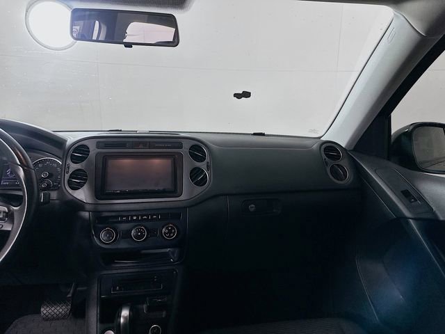 Used 2017 Volkswagen Tiguan Limited w/ Premium Package image 21