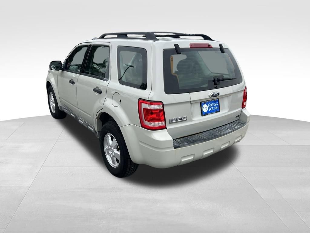 Used 2009 Ford Escape XLS FWD image 3