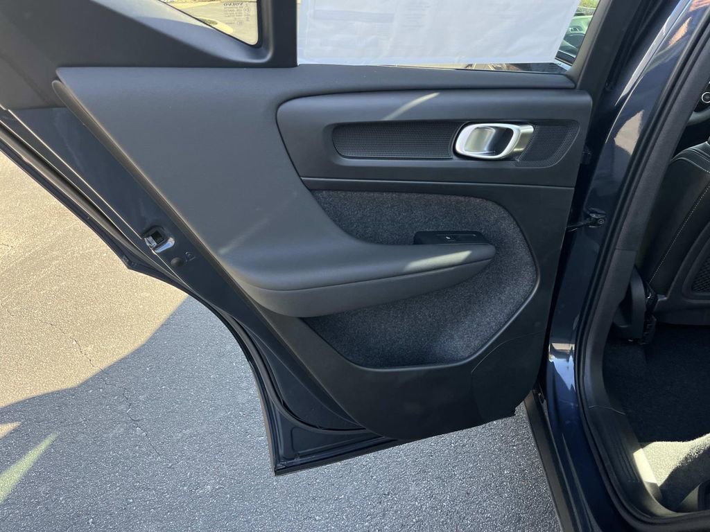 New 2026 Volvo XC40 B5 Ultra w/ Climate Package image 18