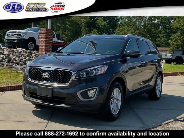 Used 2017 Kia Sorento LX image 3