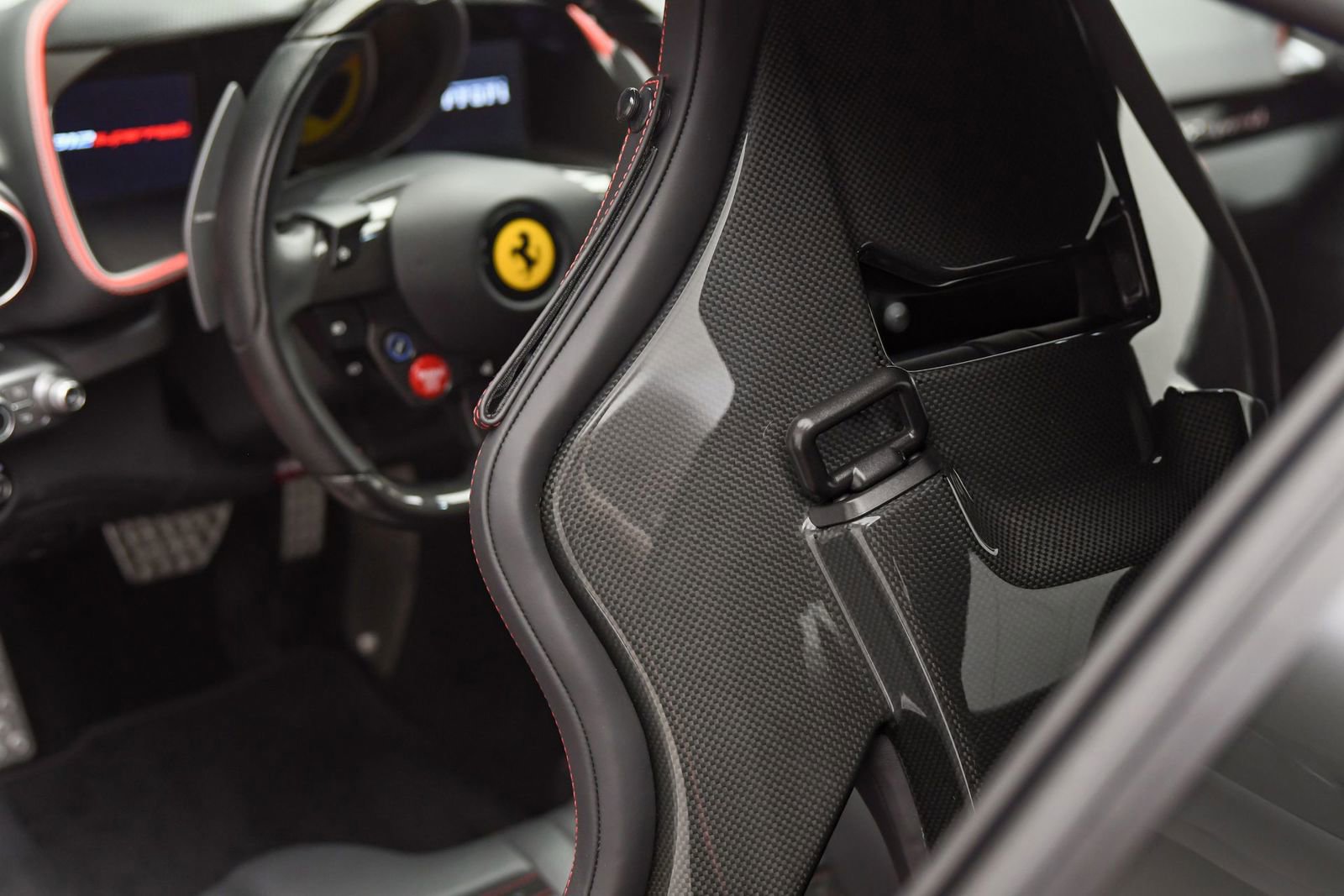 Used 2018 Ferrari 812 Superfast RWD image 65