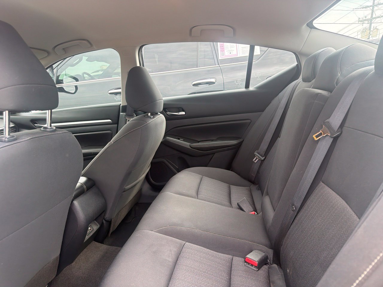 Used 2022 Nissan Altima 2.5 SV FWD image 12