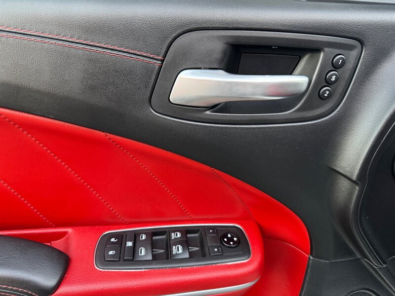Used 2019 Dodge Charger Scat Pack w/ Dynamics Package RWD image 19