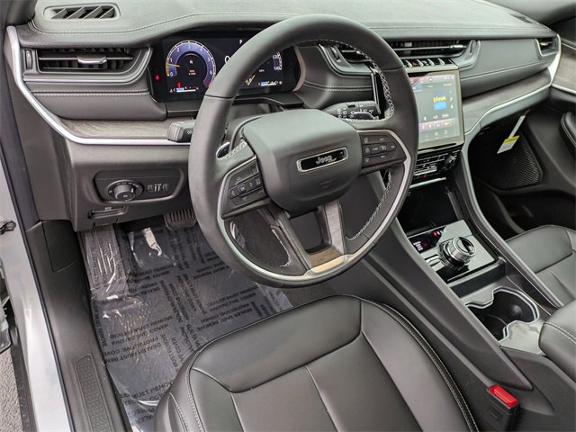 New 2025 Jeep Grand Cherokee Limited w/ Trailer Tow Package image 10