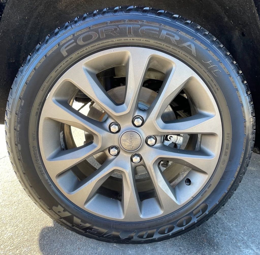 Used 2016 Jeep Grand Cherokee Limited 75th Anniversary image 16