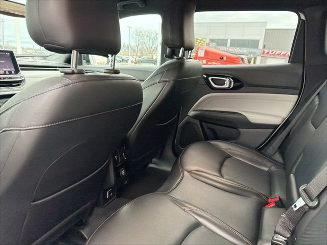 Used 2023 Jeep Compass Limited image 32