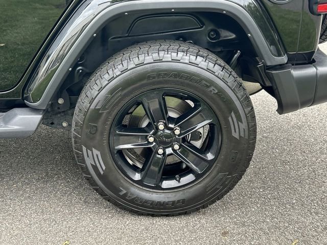 Used 2022 Jeep Wrangler Unlimited Sahara AWD/4WD image 11