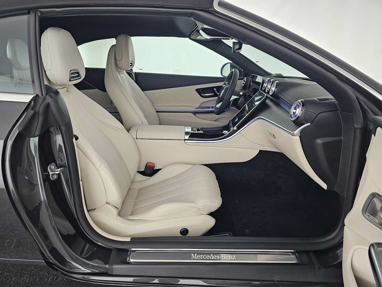 New 2026 Mercedes-Benz CLE 300 4MATIC Cabriolet image 10