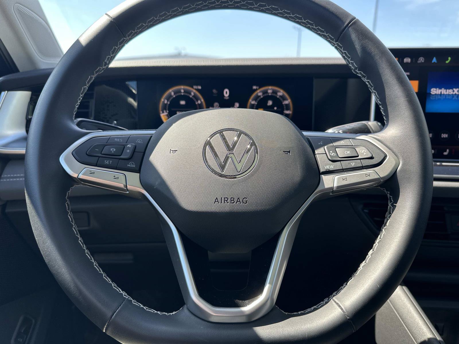 Used 2025 Volkswagen Tiguan SE w/ Panoramic Sunroof Package AWD/4WD image 20