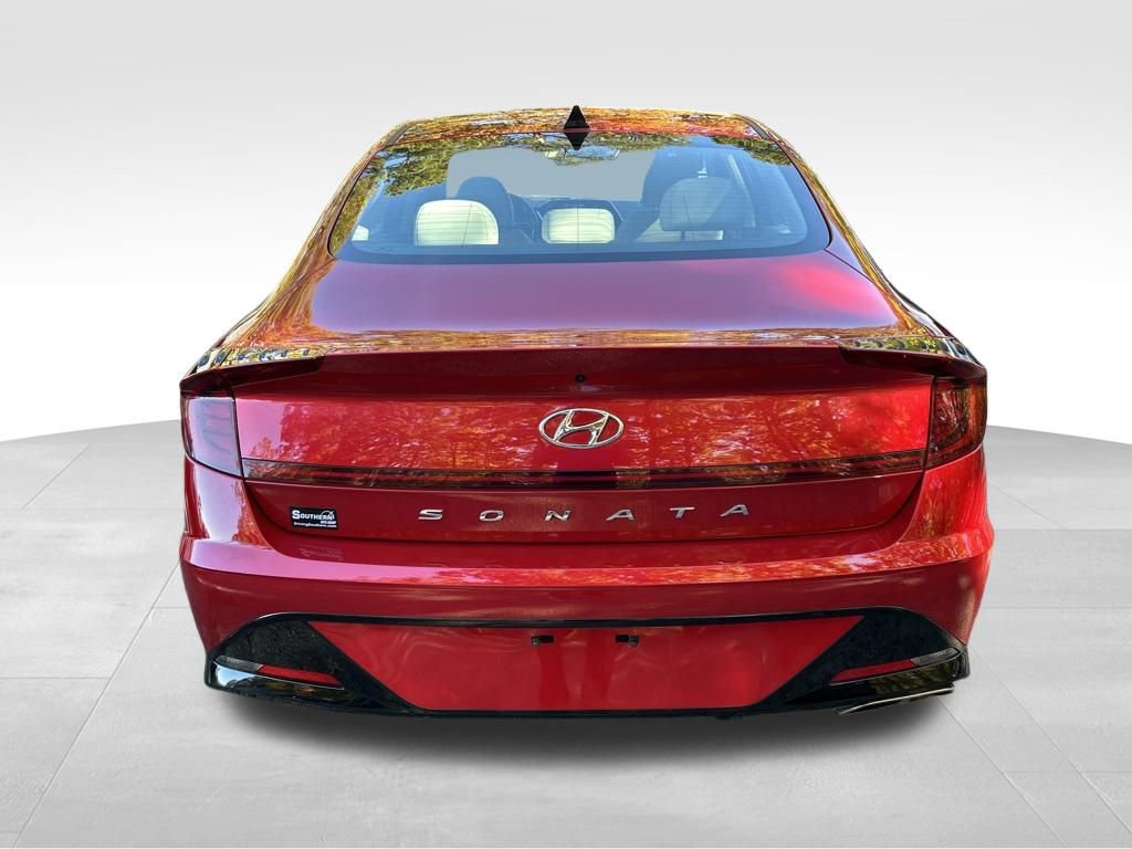 Used 2022 Hyundai Sonata SEL w/ Preferred Accessory Package image 4