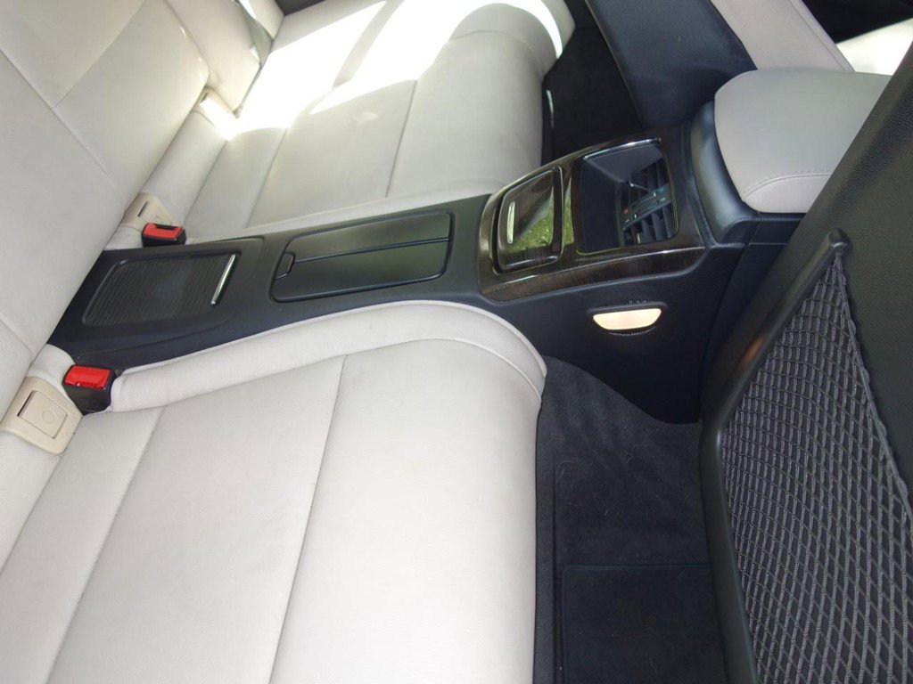 Used 2013 BMW 335i Convertible image 23