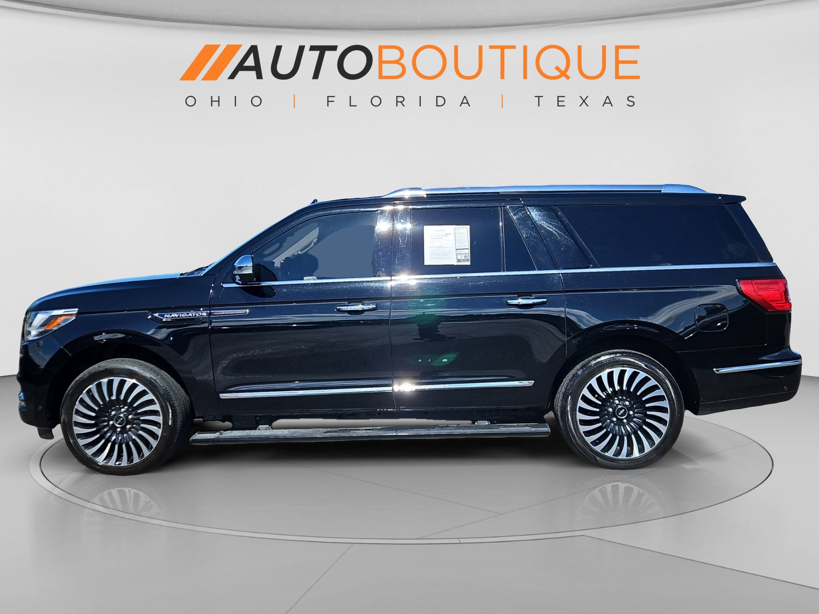 Used 2018 Lincoln Navigator L Black Label w/ Cargo Package AWD/4WD image 2