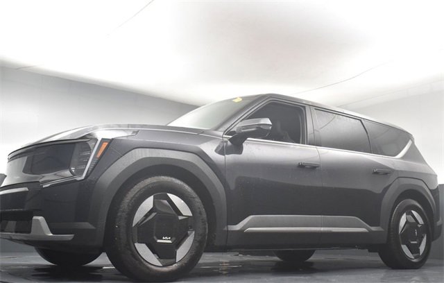 Certified 2026 Kia EV9 Light image 34