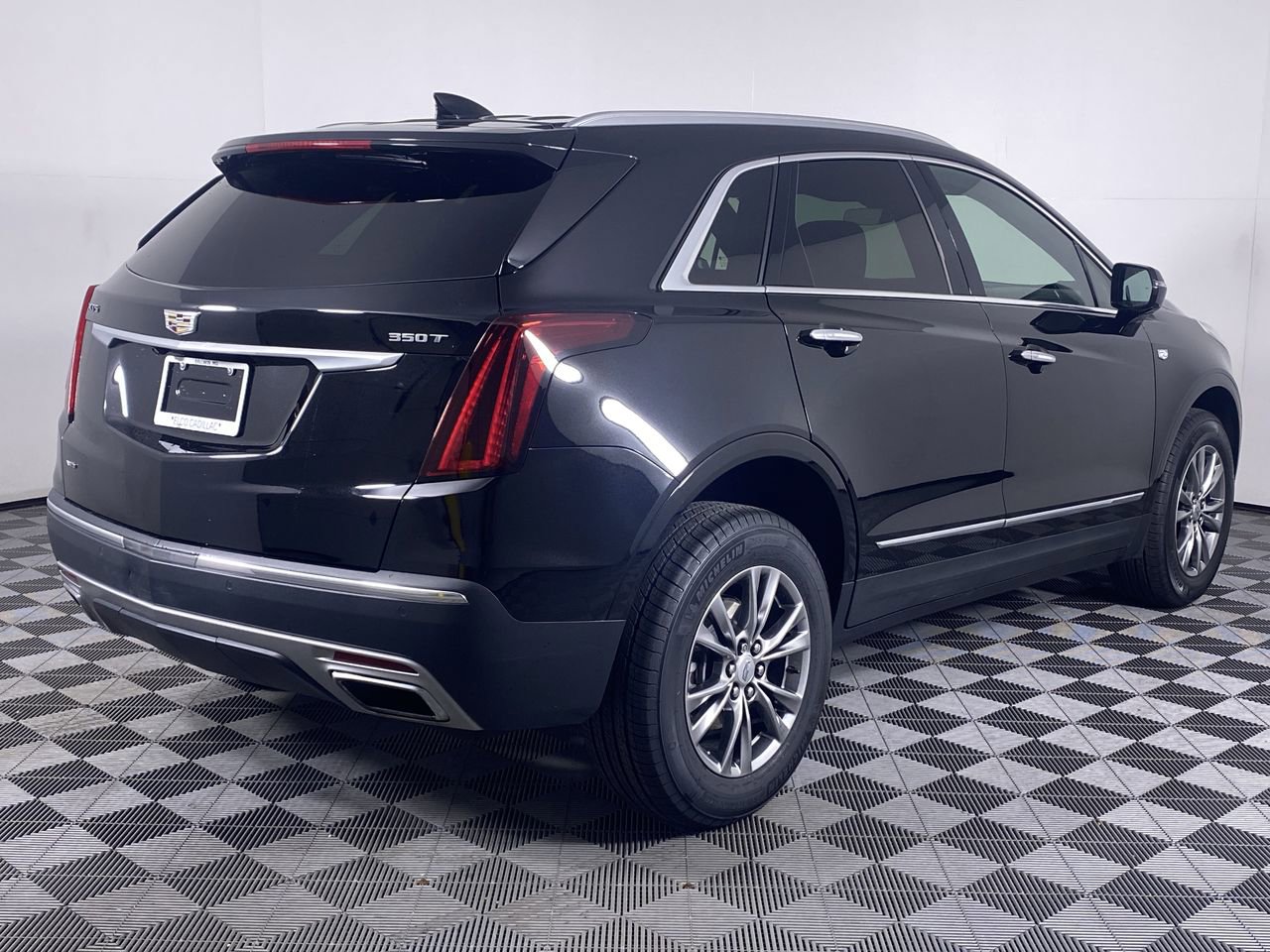 Certified 2022 Cadillac XT5 Premium Luxury AWD/4WD image 39