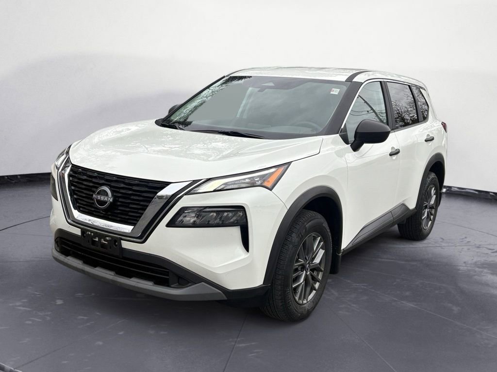 Used 2023 Nissan Rogue S image 1