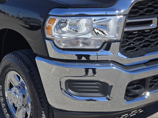 Used 2024 RAM 2500 Tradesman w/ Chrome Appearance Group image 9