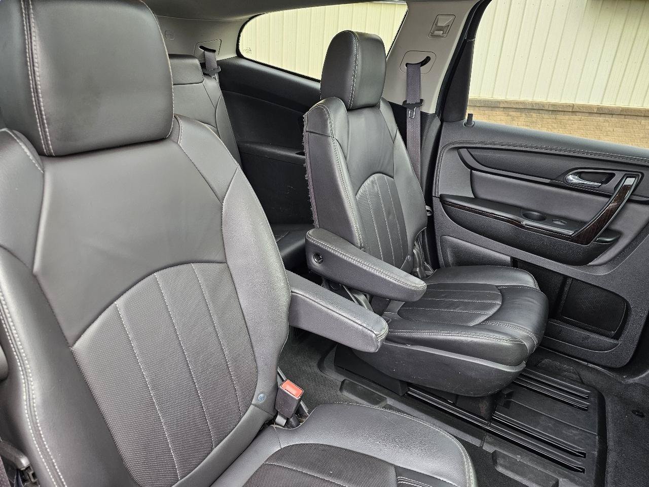 Used 2015 Chevrolet Traverse LTZ AWD/4WD image 23